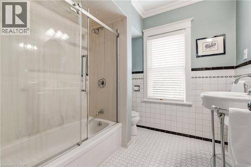 2116 Caroline Street, Burlington, ON - Indoor Photo Showing Bathroom