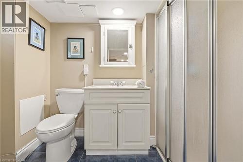 2116 Caroline Street, Burlington, ON - Indoor Photo Showing Bathroom