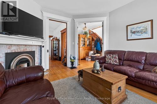 85 Montreal Street, Goderich (Goderich (Town)), ON - Indoor Photo Showing Living Room With Fireplace