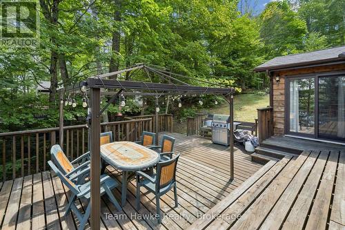 3359 Maple Ridge Road, Algonquin Highlands (Mcclintock), ON - Outdoor With Deck Patio Veranda With Exterior