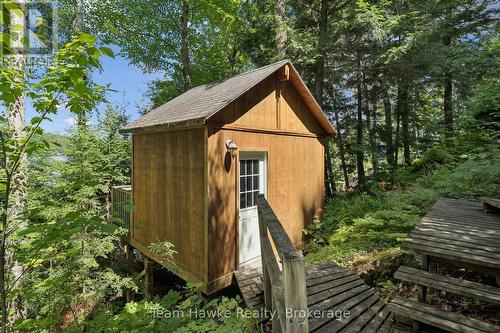 3359 Maple Ridge Road, Algonquin Highlands (Mcclintock), ON - Outdoor