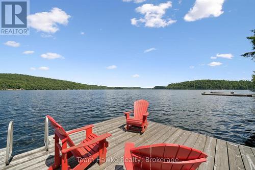 3359 Maple Ridge Road, Algonquin Highlands (Mcclintock), ON - Outdoor With Body Of Water With View