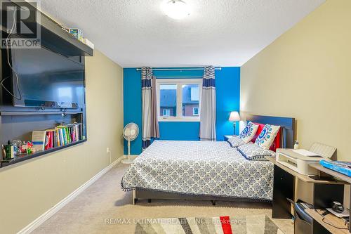 42 Walker Boulevard, New Tecumseth, ON - Indoor Photo Showing Bedroom