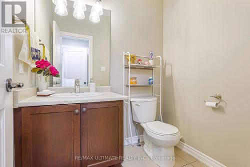 42 Walker Boulevard, New Tecumseth, ON - Indoor Photo Showing Bathroom