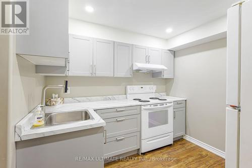 42 Walker Boulevard, New Tecumseth, ON - Indoor Photo Showing Kitchen