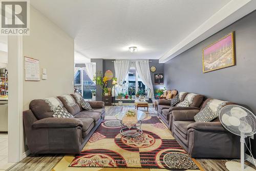 42 Walker Boulevard, New Tecumseth, ON - Indoor Photo Showing Living Room