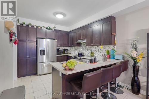 42 Walker Boulevard, New Tecumseth, ON - Indoor Photo Showing Kitchen With Stainless Steel Kitchen