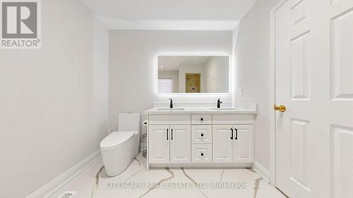 769 White Clover Way, Mississauga, ON - Indoor Photo Showing Bathroom