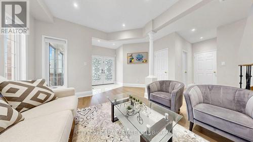 769 White Clover Way, Mississauga, ON - Indoor Photo Showing Living Room