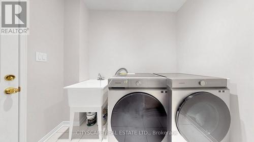 769 White Clover Way, Mississauga, ON - Indoor Photo Showing Laundry Room