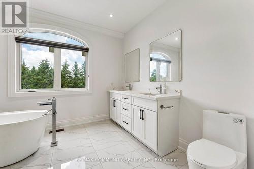 18118 Heart Lake Road, Caledon, ON - Indoor Photo Showing Bathroom