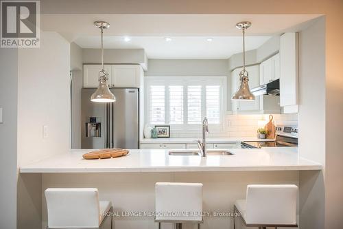 298 Reis Place, Milton, ON - Indoor Photo Showing Kitchen With Upgraded Kitchen