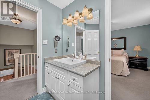 25 Eric Burke Court, Hamilton, ON - Indoor Photo Showing Bathroom