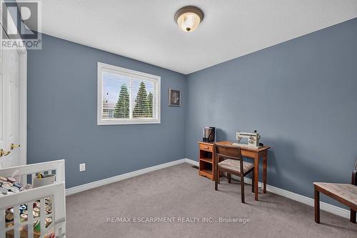 25 Eric Burke Court, Hamilton, ON - Indoor