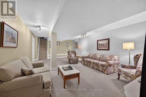25 Eric Burke Court, Hamilton, ON - Indoor Photo Showing Living Room