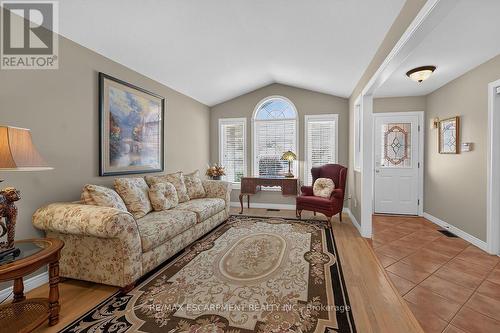 25 Eric Burke Court, Hamilton, ON - Indoor Photo Showing Living Room