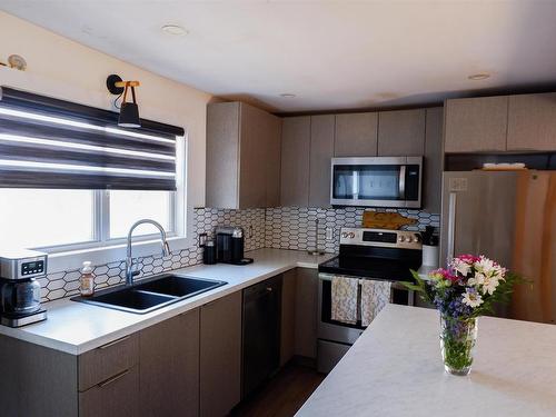 106 Spring Park Road, Charlottetown, PE - Indoor Photo Showing Kitchen With Double Sink With Upgraded Kitchen