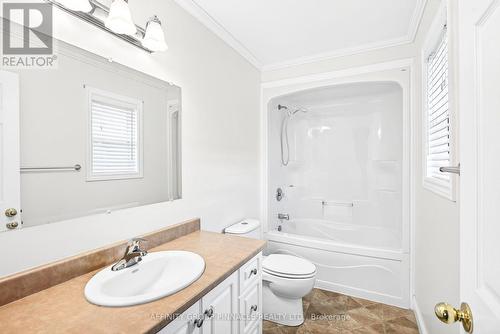 186 Mclaughlin Road, Kawartha Lakes (Lindsay), ON - Indoor Photo Showing Bathroom