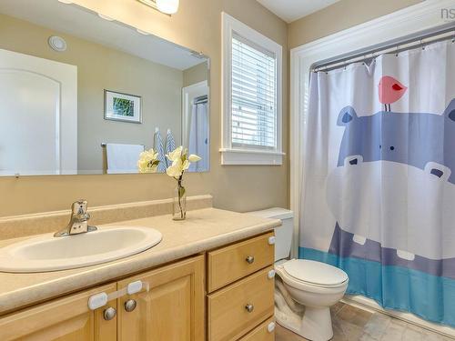 29 Daisy Drive, Beaver Bank, NS - Indoor Photo Showing Bathroom