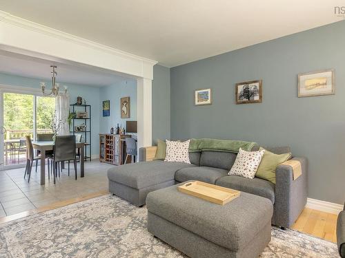 29 Daisy Drive, Beaver Bank, NS - Indoor Photo Showing Living Room