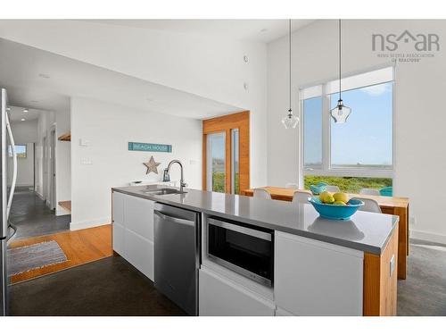 81 Hirtle Beach Road, Kingsburg, NS - Indoor Photo Showing Kitchen