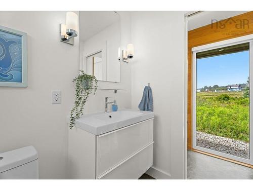 81 Hirtle Beach Road, Kingsburg, NS - Indoor Photo Showing Bathroom