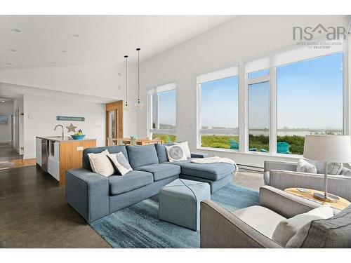 81 Hirtle Beach Road, Kingsburg, NS - Indoor Photo Showing Living Room