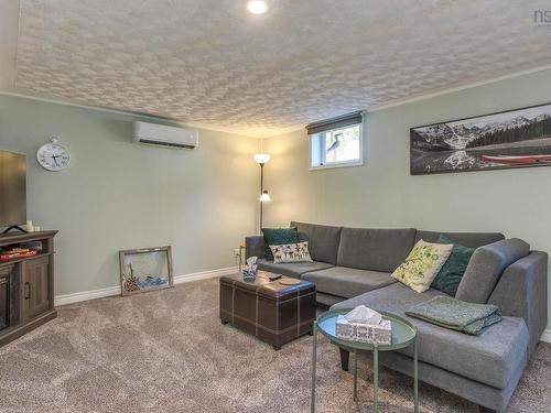 1348 Spring Garden Road, Kingston, NS - Indoor Photo Showing Living Room
