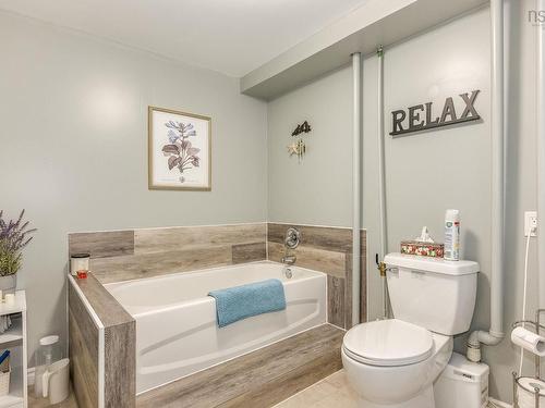 1348 Spring Garden Road, Kingston, NS - Indoor Photo Showing Bathroom