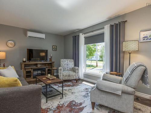 1348 Spring Garden Road, Kingston, NS - Indoor Photo Showing Living Room