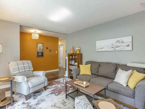 1348 Spring Garden Road, Kingston, NS - Indoor Photo Showing Living Room
