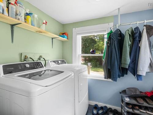 301 Town Road, Falmouth, NS - Indoor Photo Showing Laundry Room