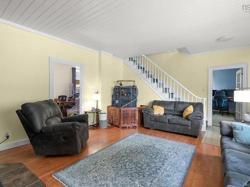 301 Town Road, Falmouth, NS - Indoor Photo Showing Living Room