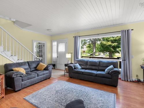 301 Town Road, Falmouth, NS - Indoor Photo Showing Living Room