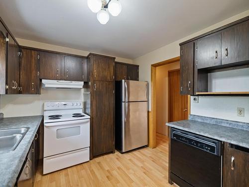 3179 Five Houses Road, Fort Augustus, PE - Indoor Photo Showing Kitchen With Double Sink