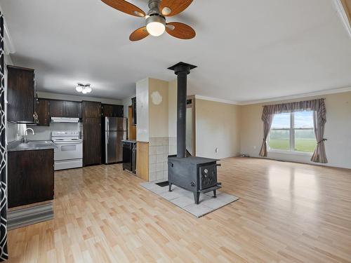 3179 Five Houses Road, Fort Augustus, PE - Indoor Photo Showing Kitchen