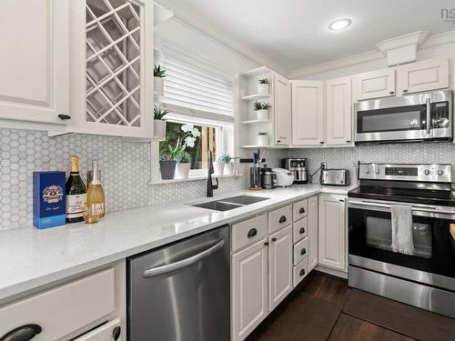 72 Fleetview Drive, Halifax, NS - Indoor Photo Showing Kitchen With Double Sink