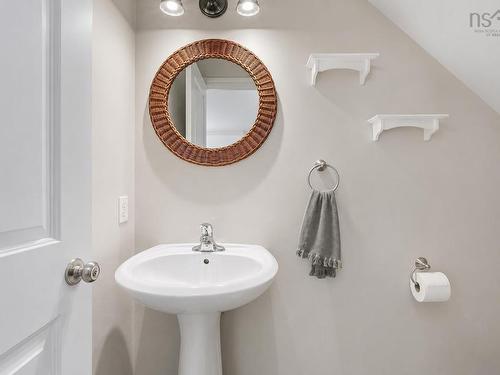 72 Fleetview Drive, Halifax, NS - Indoor Photo Showing Bathroom