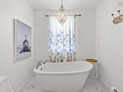 72 Fleetview Drive, Halifax, NS - Indoor Photo Showing Bathroom