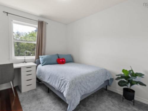 72 Fleetview Drive, Halifax, NS - Indoor Photo Showing Bedroom