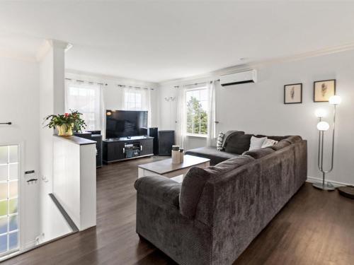 72 Fleetview Drive, Halifax, NS - Indoor Photo Showing Living Room
