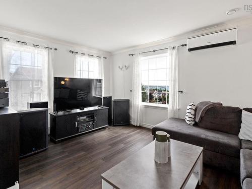 72 Fleetview Drive, Halifax, NS - Indoor Photo Showing Living Room