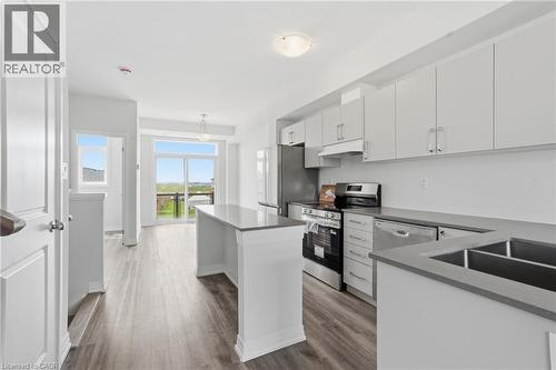 155 Equestrian Way Unit# 33, Cambridge, ON - Indoor Photo Showing Kitchen With Double Sink