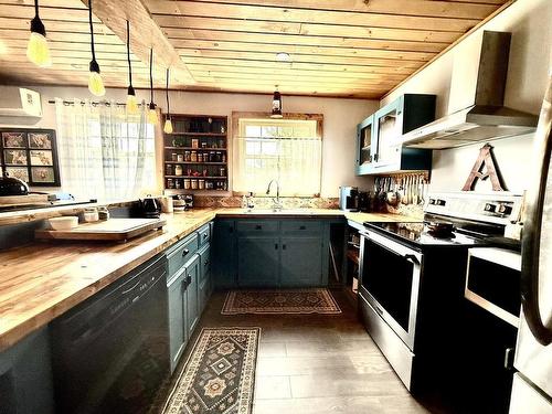 233 Main Street, Borden-Carleton, PE - Indoor Photo Showing Kitchen
