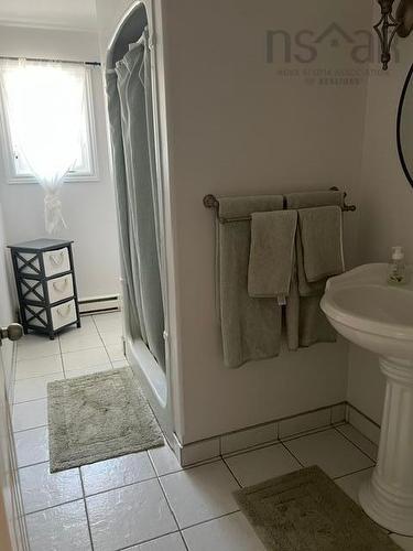 21 Withrow Drive, Belnan, NS - Indoor Photo Showing Bathroom