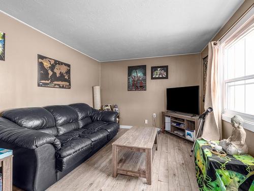 116 Coronation Avenue, Halifax, NS - Indoor Photo Showing Living Room
