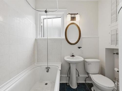 1747 Vernon Street, Halifax, NS - Indoor Photo Showing Bathroom