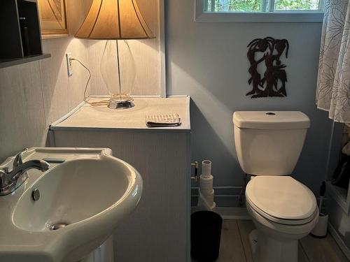 2031 East Clifford Road, East Clifford, NS - Indoor Photo Showing Bathroom