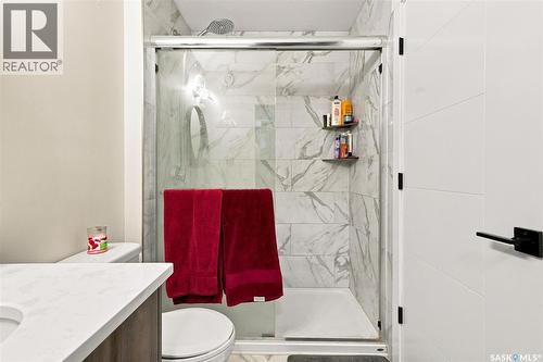 332 Mcfaull Crescent, Saskatoon, SK - Indoor Photo Showing Bathroom