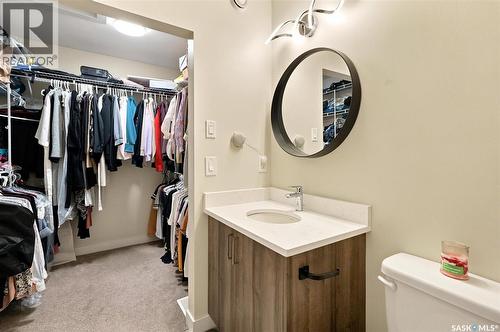 332 Mcfaull Crescent, Saskatoon, SK - Indoor Photo Showing Bathroom